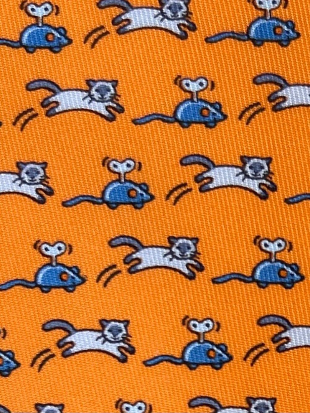 RARE HERMES TIE ~ ORANGE w/ WHIMSICAL PINK CAT CHASING WHITE ROBOT MOUSE MICE XL